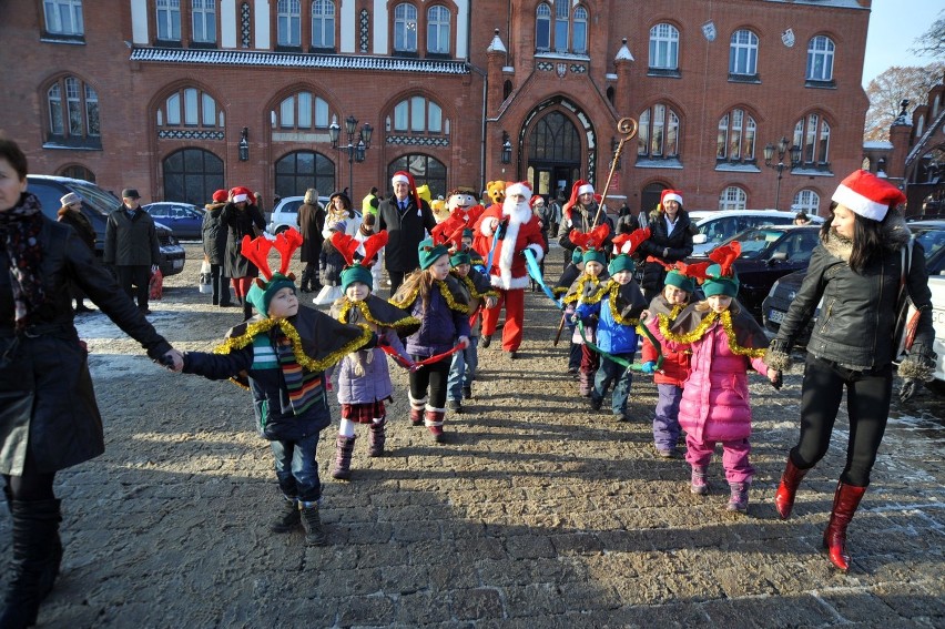 Święta w Słupsku: Zapalili światełka na miejskiej choince [FOTO+FILM]