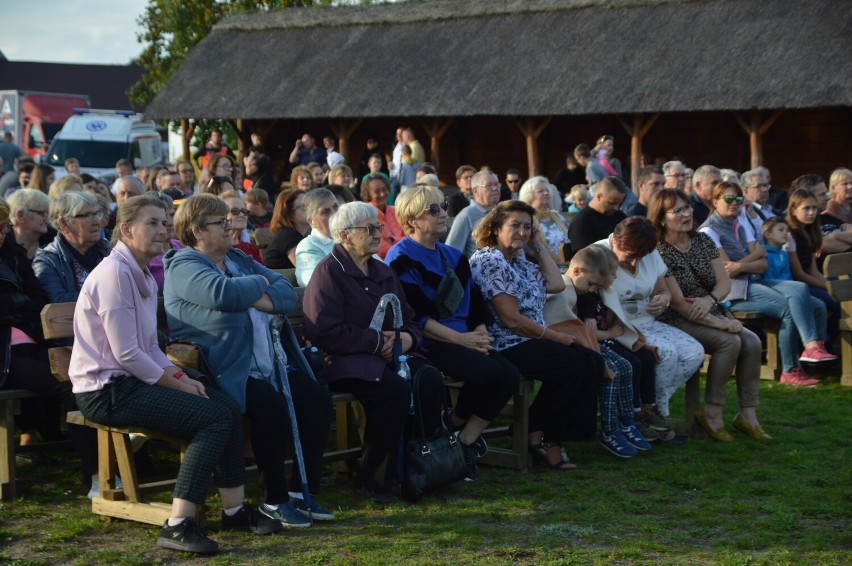 Festyn rodzinny w Zapceniu ze strażackimi akcentami. Bawili się też seniorzy z gminy Lipnica| ZDJĘCIA+WIDEO