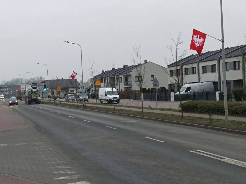 Na ulicach Środy pojawiły się flagi Powstania Wielkopolskiego. Jak będą wyglądać obchody?