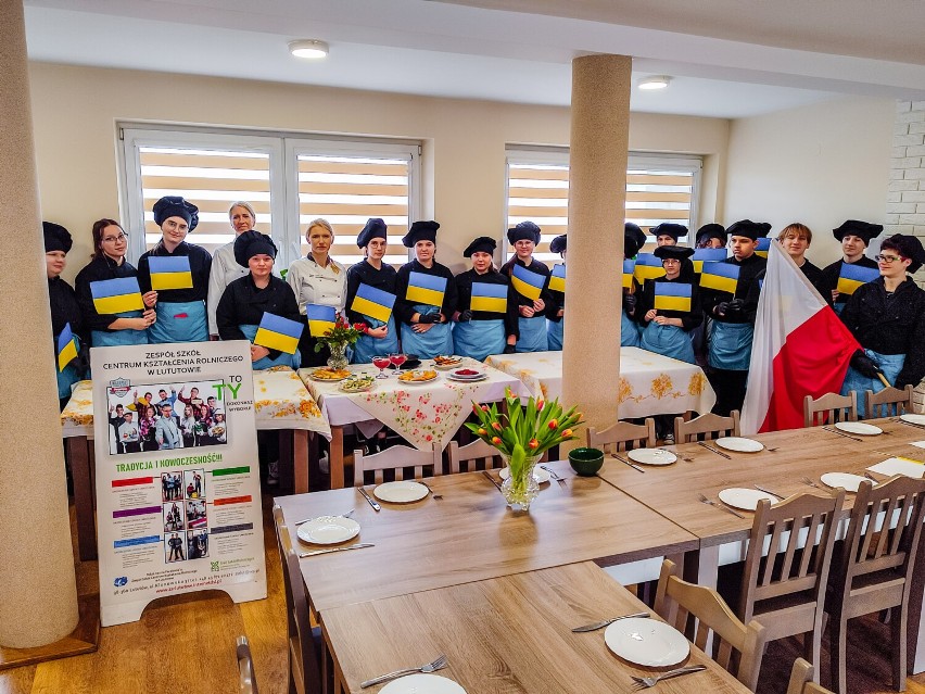 Kulinarne cuda spod ręki młodzieży technikum żywienia i usług gastronomicznych w Lututowie