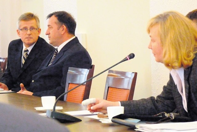 Na zdjęciu radni lekarze: Jadwiga Kamińska-Nowak, Włodzimierz Nicpan i Jarosław Zacharewicz