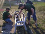 Stowarzyszenie LISEK odnowiło ławki na placu zabaw we Włocławku [zdjęcia]