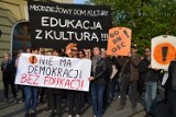 Strajk Nauczycieli 2019. Nauczyciele wyszli na ulice Ostrowa Wielkopolskiego