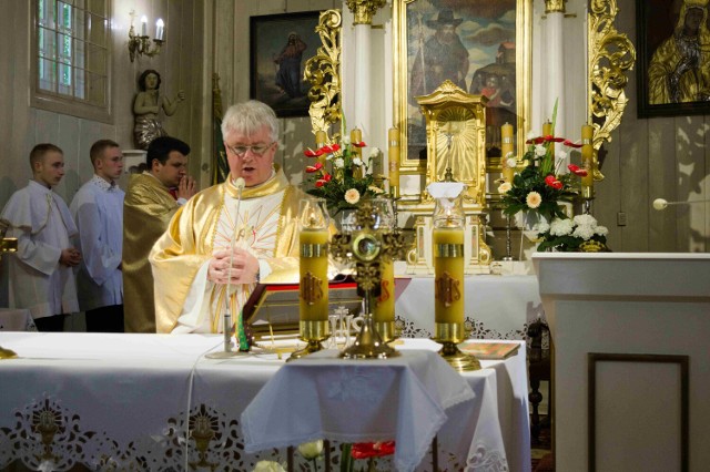 Uroczystość wprowadzenia relikwii bł.ks. Ignacego Kłopotowskiego do kościoła w Miłkowicach Maćkach