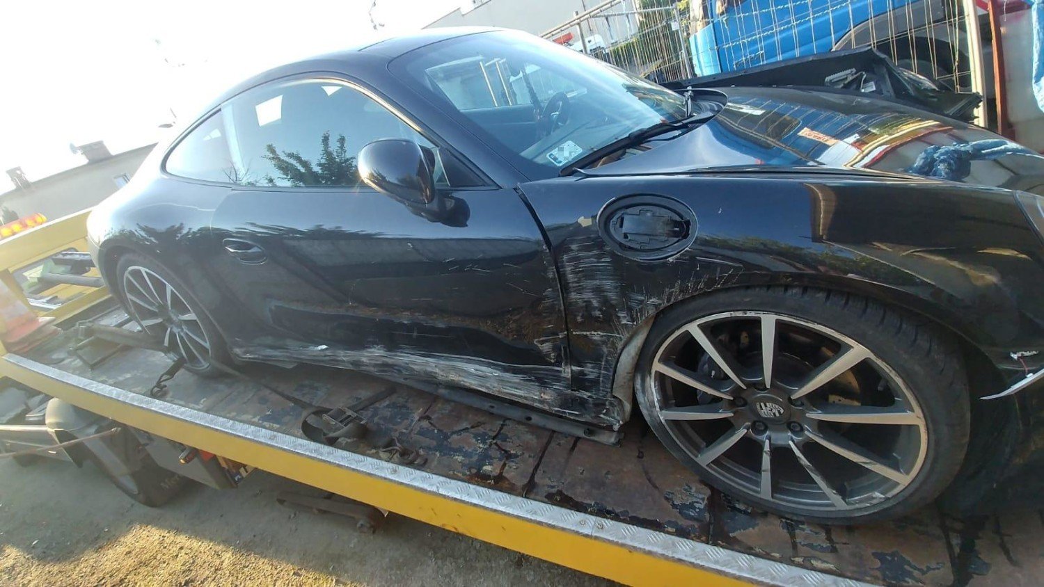 Pracownik myjni samochodowej w Kaliszu ukradł Porsche