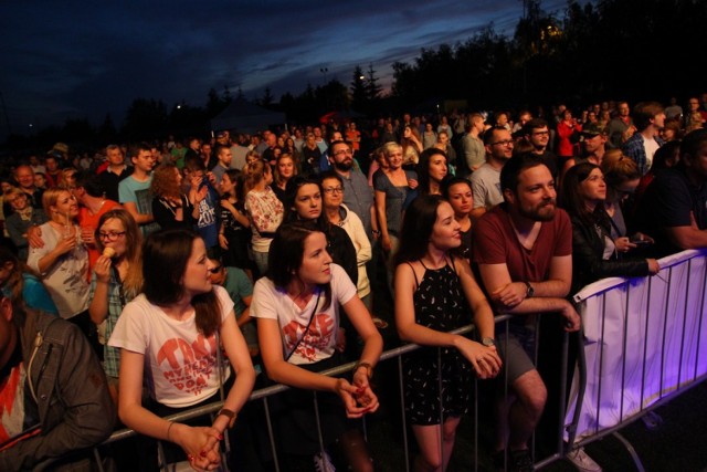 W sobotę, 4 czerwca, na terenie oobiektu sportowego przy ul. Braniewskiej na poznańskich Smochowicach odbyła się impreza Smochy Festiwal. Gwiazdą wieczoru był zespół Myslovitz. Zobaczcie zdjęcia z koncertu!