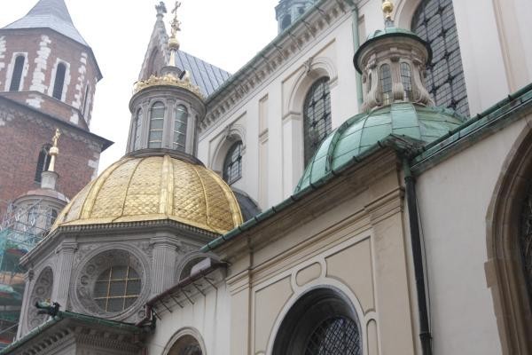 Rocznica katastrofy smoleńskiej: krakowianie będą się modlić na Wawelu