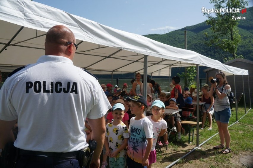 Kręci mnie bezpieczeństwo. Policjanci (ale nie tylko) radzili dzieciom, jak m.in. zachowywać się nad wodą [ZDJĘCIA]