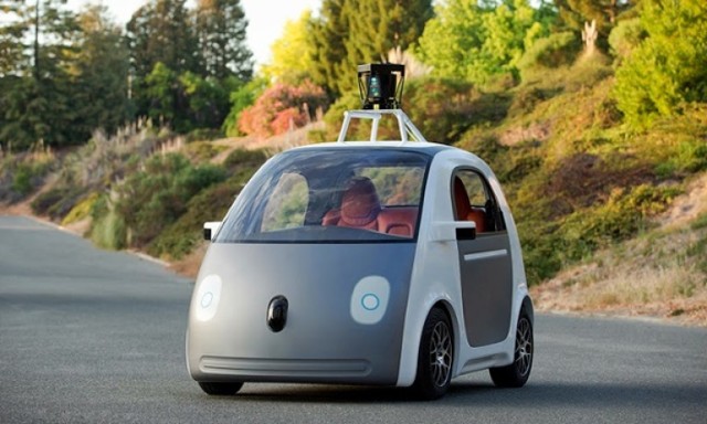Autonomiczny samochód Google wyjedzie latem na ulice