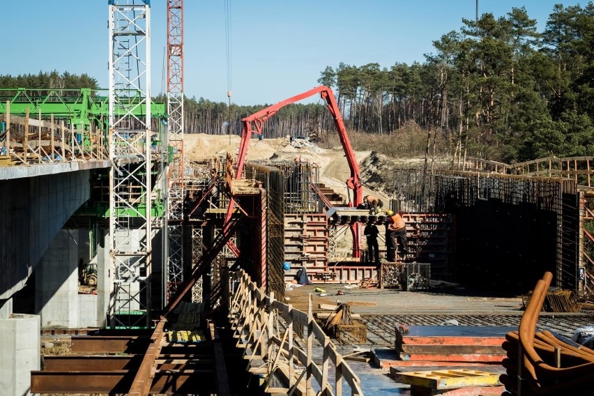 Budowa mostu w Tryszczynie.