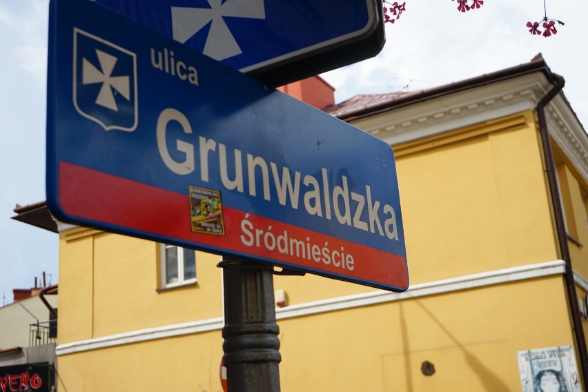 Remont Grunwaldzkiej w Rzeszowie opóźniony. Powstała tablica "obwiniająca" za to konserwatora zabytków