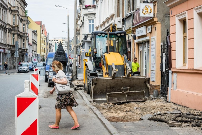 Kilka miesięcy temu przeprowadzono remont chodnika po...