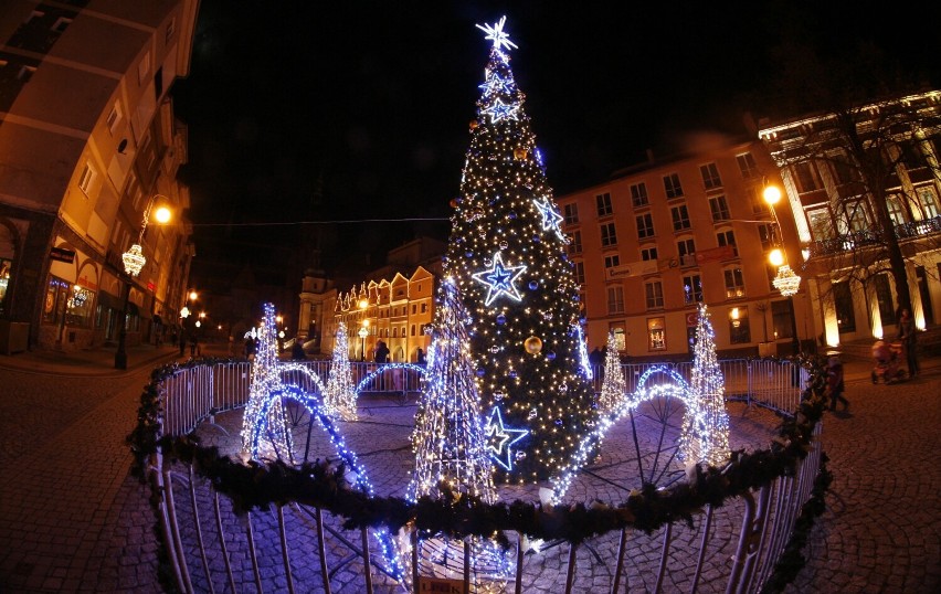 Świąteczna iluminacja w centrum Legnicy