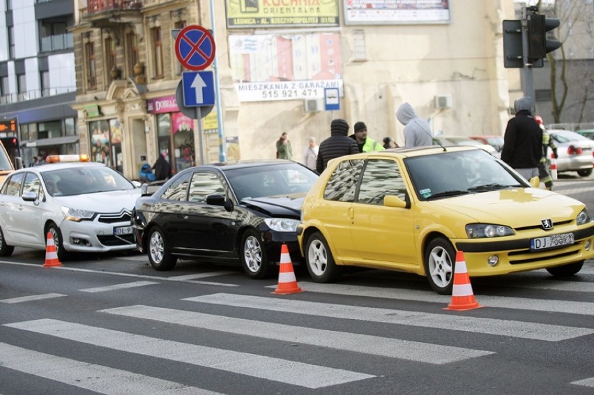 Wypadek na ulicy Wrocławskiej w Legnicy