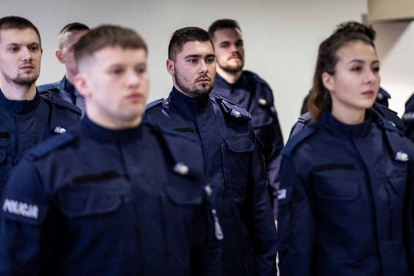 Nowi funkcjonariusze zasilą szeregi wielkopolskiej policji. Złożyli uroczyste ślubowanie