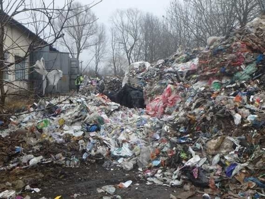 Z działki przy ul. Na Grobli w Stargardzie wywieziono ponad 2 tysiące ton odpadów z Anglii 