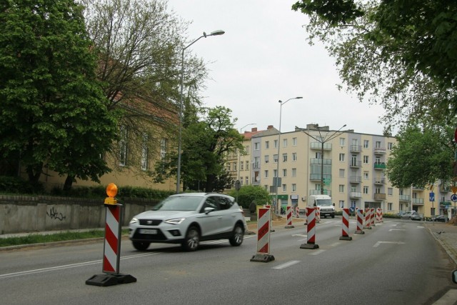 Remont ul. Kosynierów Gdyńskich rozpoczął się pod koniec marca 2023. Ma się skończyć we wrześniu 2024.