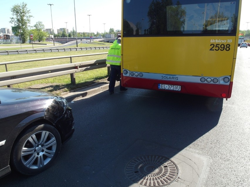 Wypadek autobusu MPK Łódź na Bandurskiego przy Atlas Arenie....