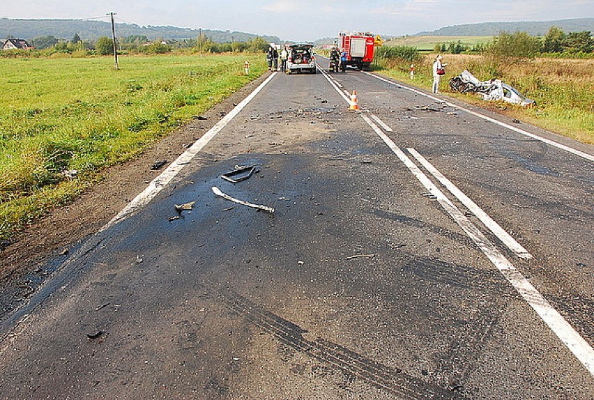 Wypadek w Czerteży. Zginęły dwie osoby, a dziewięć zostało...