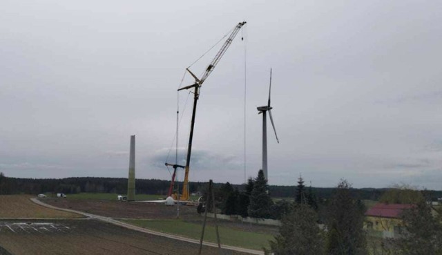Inspekcja budowlana bada sprawę elektrowni wiatrowej w Kolankowie.