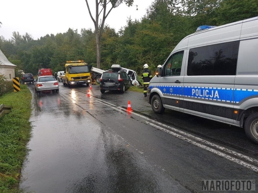 Bus i dwie osobówki zderzyły się pod Polskim Świętowem....
