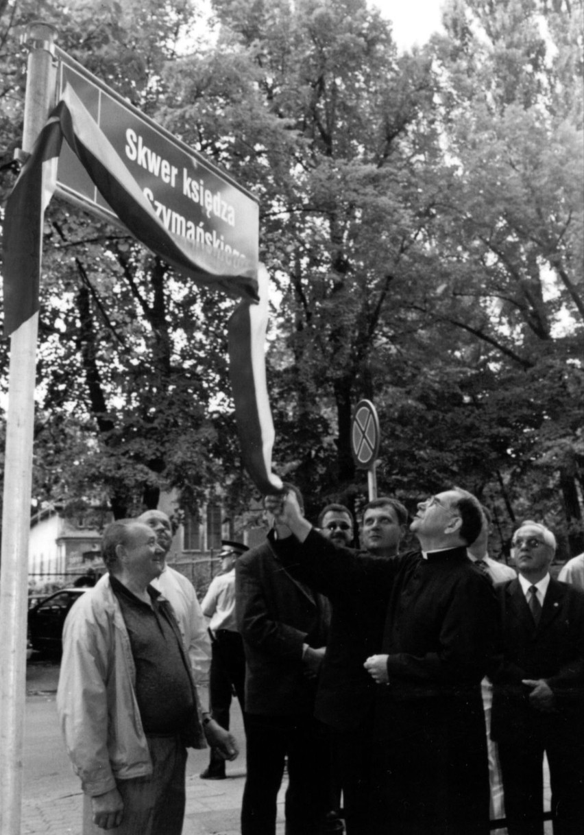 Uroczystość nadania skwerkowi imienia ks. Wł. Szymańskiego.