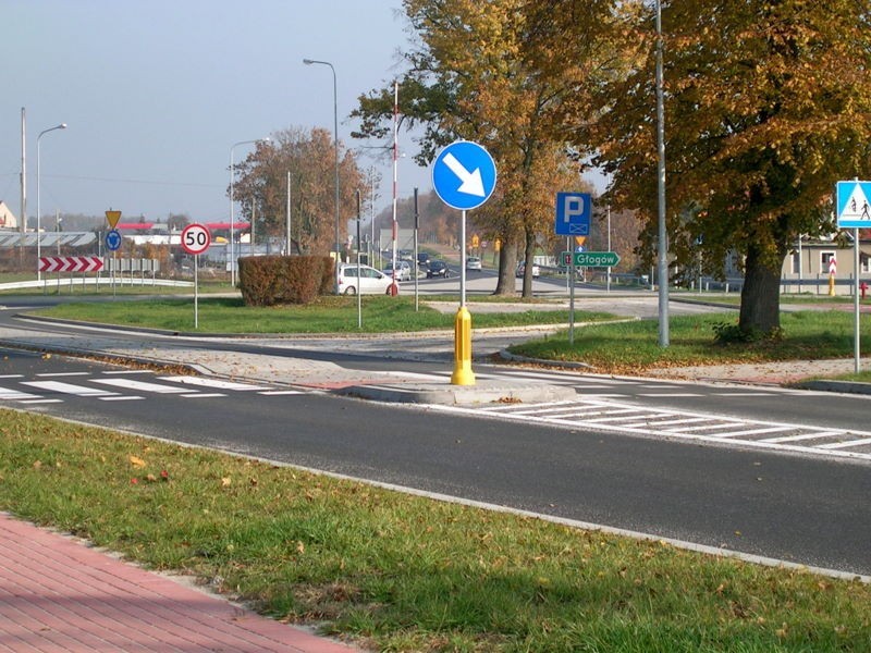 Na odcinku z Głogowa do Leszna zbudowano prawoskręt z wolnym...