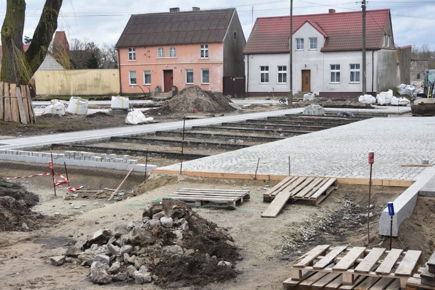 Trwa przebudowa rynku w Łeknie. Jak wygląda postęp prac? 