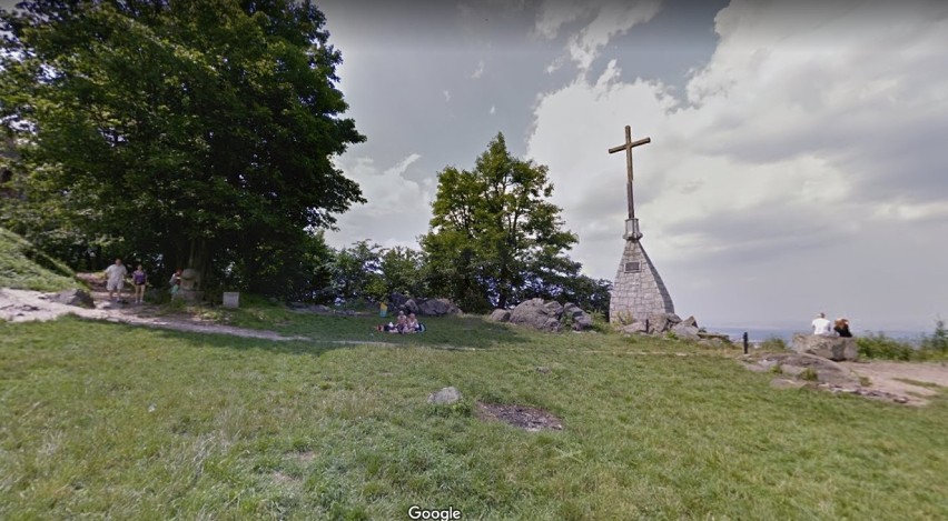 Tych turystów kamery Google Street View złapały na szczycie Ślęży. Zobacz!