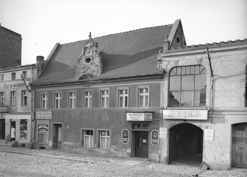 Obecny plac Piłsudskiego w Opolu, niem. Breslauerplatz.  Na...