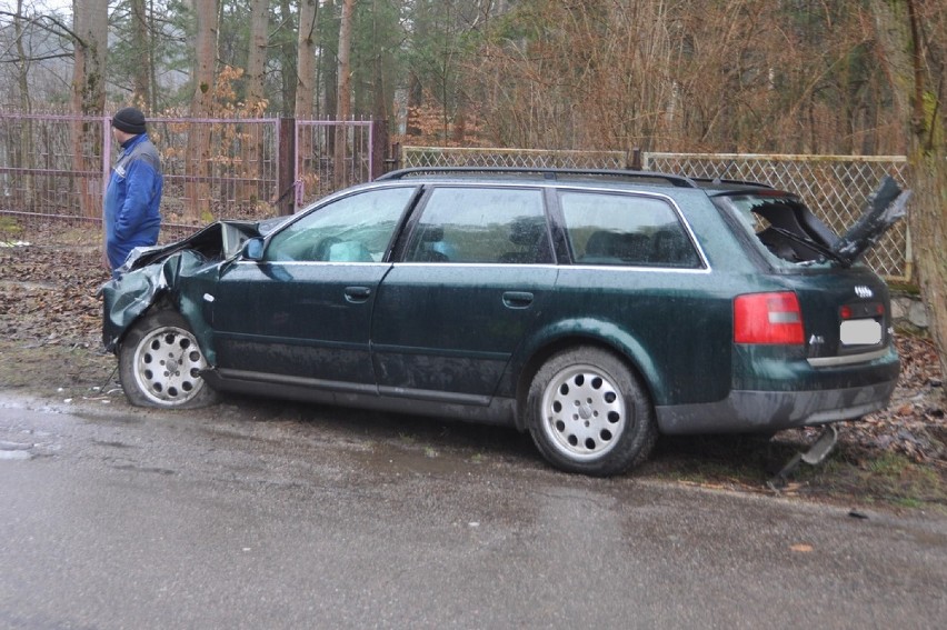 Stężyca. Wypadek na drodze do Zgorzałego z udziałem audi a6...