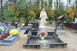 Cmentarz w Łomnicy przed Dniem Wszystkich Świętych
