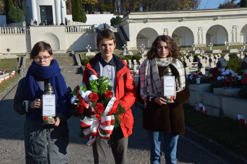 Uczniowie z Łodzi 100-lecie Niepodległej świętowali na...