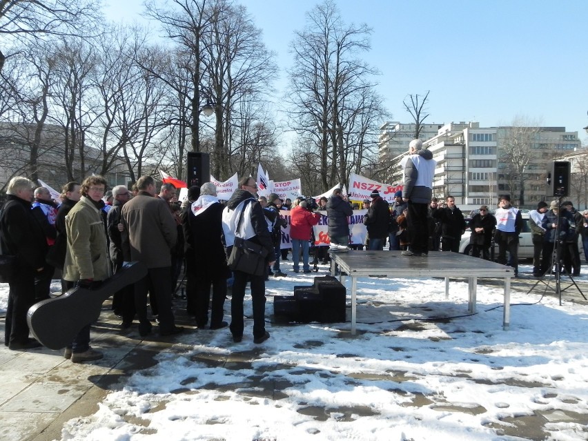 Społeczność naukowa protestowała pod Sejmem