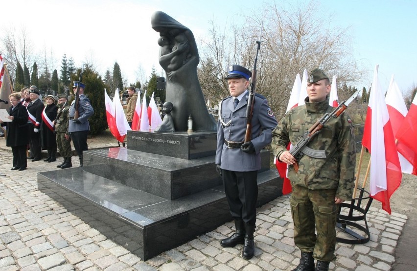 73 rocznica wielkiej zsyłki i Dzień Pamięci Ofiar Zbrodni Katyńskiej [ZDJĘCIA]