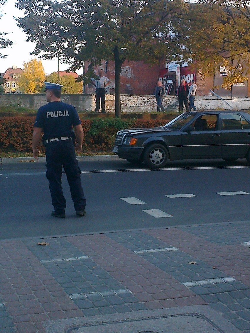 Policja Kwidzyn: Kolizja na ul. Kościuszki w Kwidzynie. Zderzyły się dwa samochody [ZDJĘCIA]
