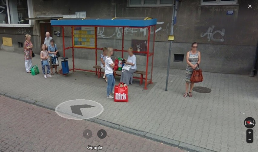 Przyłapani przez Google Street View na ulicach Ostrowa Wielkopolskiego. Może jesteś na którymś zdjęciu? [NOWE ZDJĘCIA]