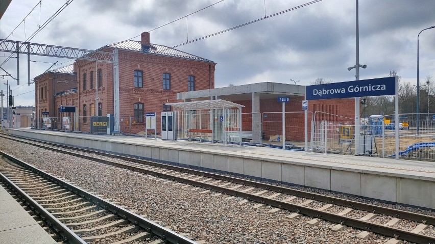 Budynek dworca kolejowego w śródmieściu Dąbrowy Górniczej...