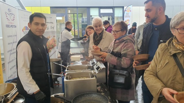 Na płycie jaworznickiej Płaszczki wydano ponad 400 porcji staropolskiego specjału.