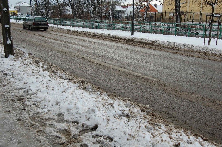 Atak zimy w powiecie nowodworskim. Co na to drogowcy i kierowcy?