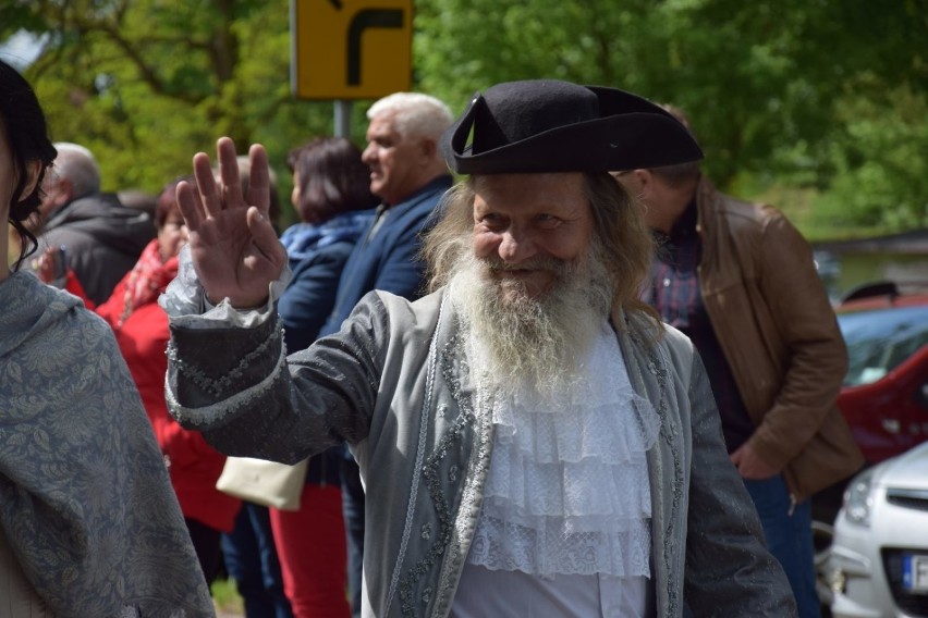 W niedzielę (5 maja) na Zamku Karolat w Siedlisku odbyło się...