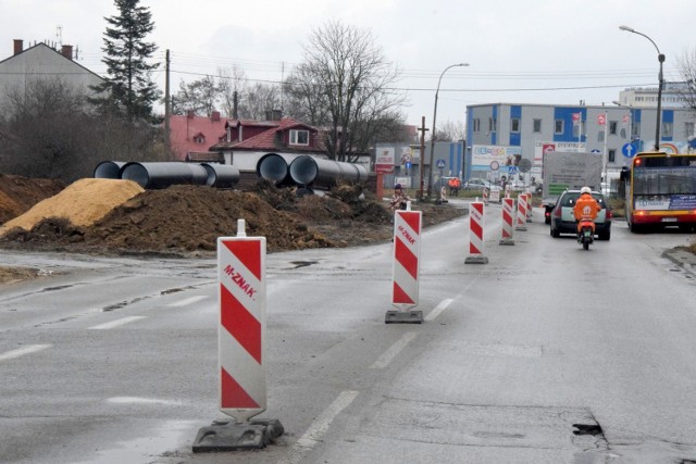 Przebudowa ulicy Domaszowskiej i jej skrzyżowania z aleją Solidarności i Tysiąclecia Państwa Polskiego w Kielcach nie zakończy się w terminie