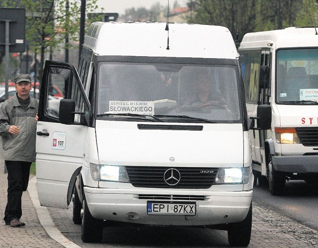 Związkowcy z "emzetek" skarżą się na łamanie prawa przez kierowców minibusów