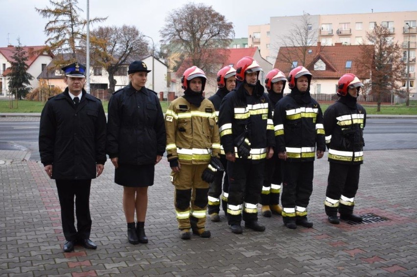 Nowi strażacy w Wągrowcu. Nie zabrakło także awansów [ZDJĘCIA]