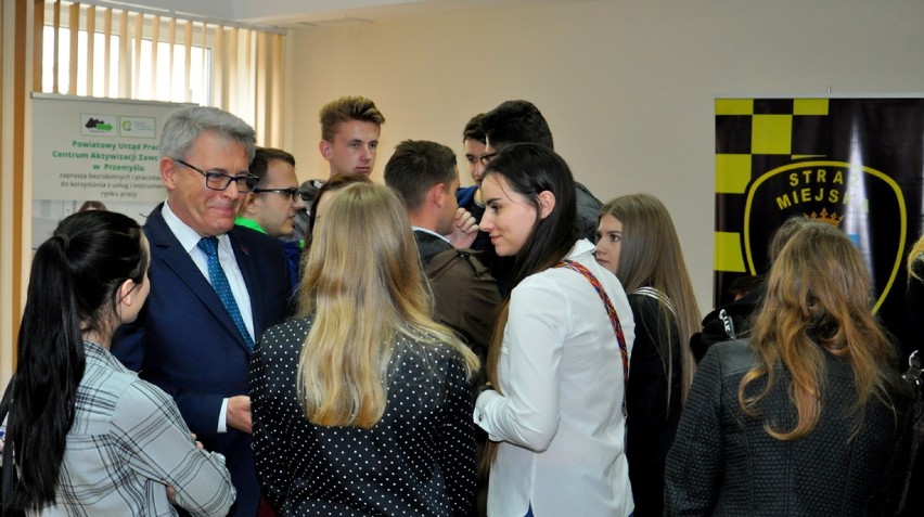 Targi pracy odbyły się w Podkarpackim Centrum Edukacji...