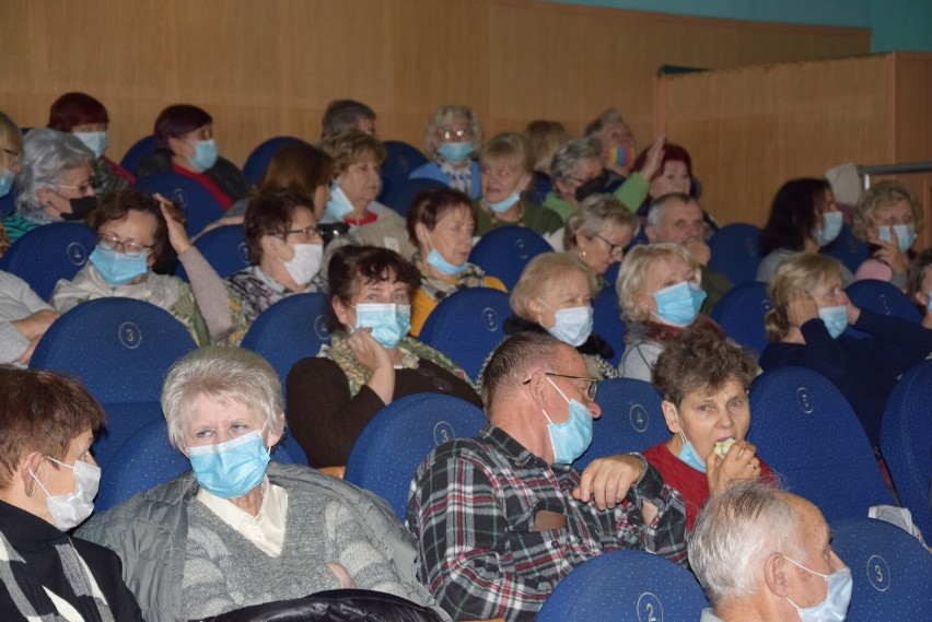 Listopadowa odsłona seansu dla seniorów w kinoteatrze Polonez w Skierniewicach
