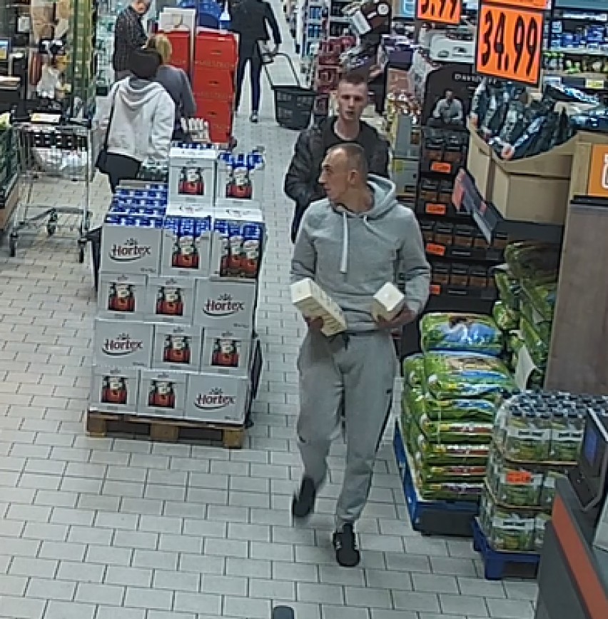 Policja poszukuje złodziei, którzy ukradali alkohol 