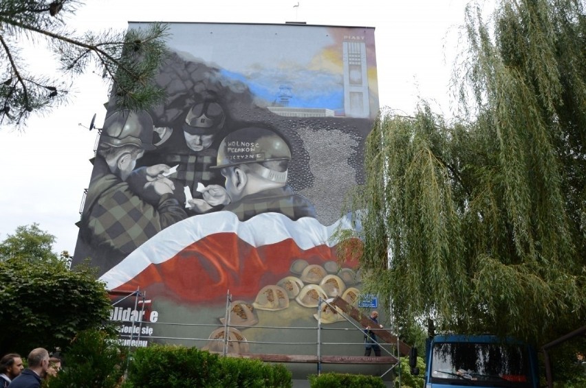 Mural upamiętniający 40-lecie strajku górników KWK Piast