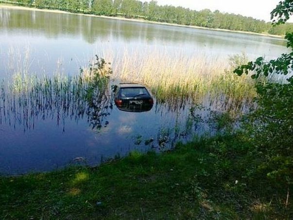 Zatopiony w Jeziorze Głodowskim samochód matki opel astra...