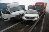 Śląska policja ostrzega: Karambol 64 aut na A1 pod Piotrkowem. Omijajcie tę trasę! [WIDEO, FOTO]